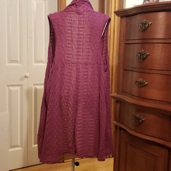 Kim Rogers Sleeveless Shrug - Picture 5 of 6